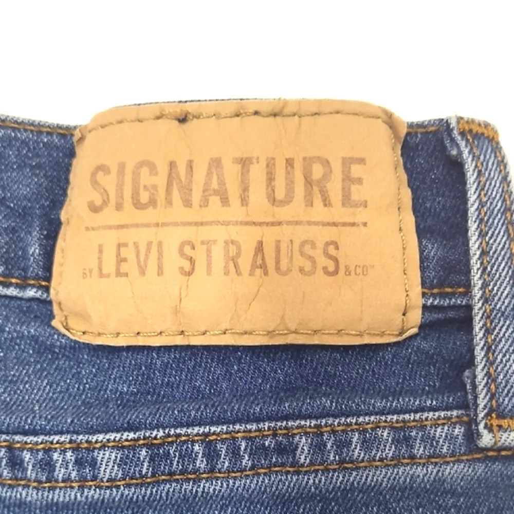 Levis sleek stylish